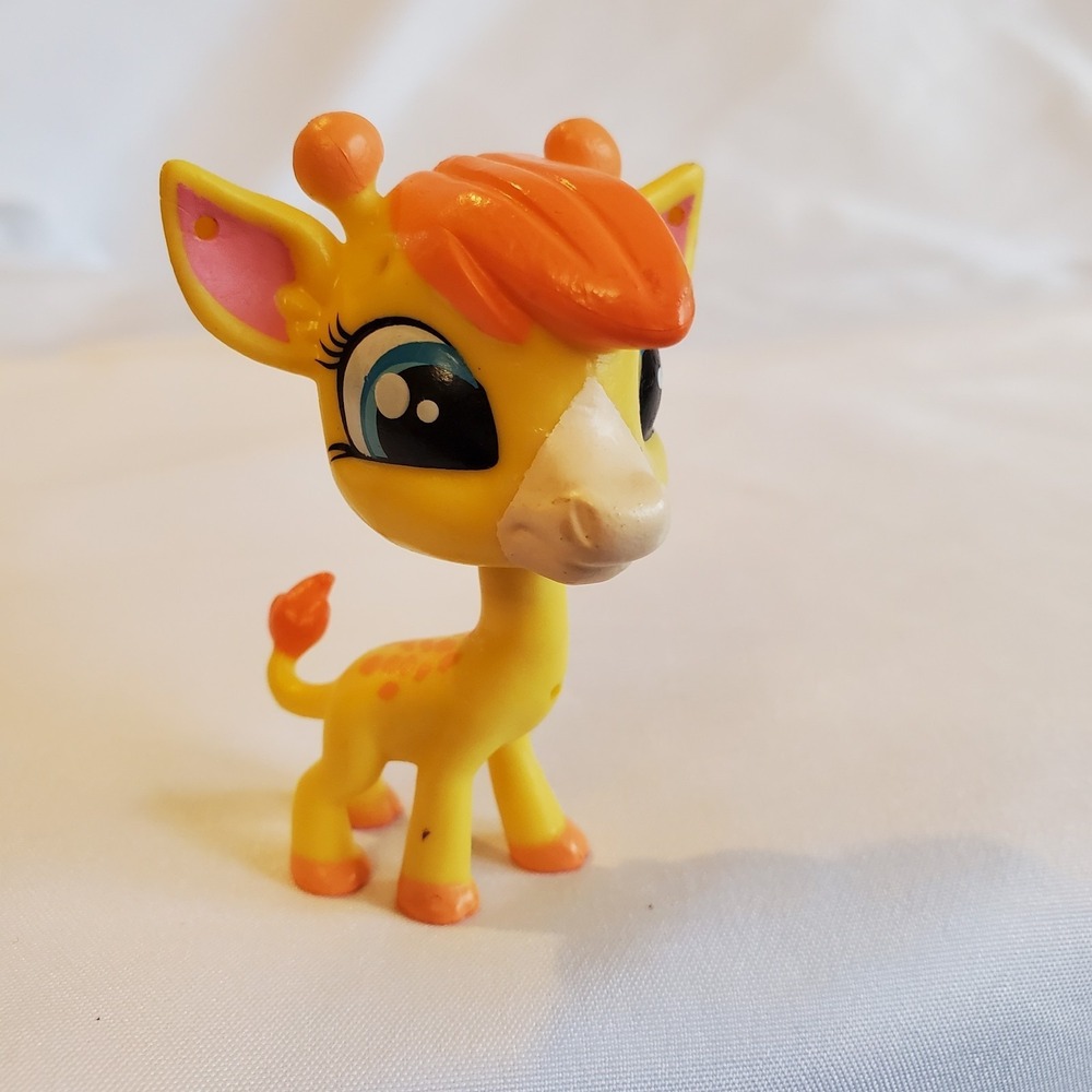 PIERRE DE LONG GIRAFFE #3812 - Authentic Littlest Pet Shop - Hasbro LPS